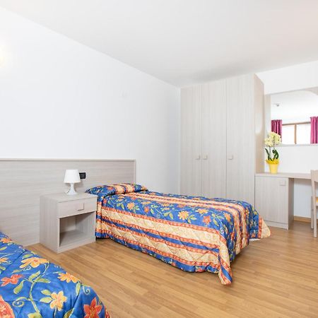 Hotel Posta Comano Terme Eksteriør billede