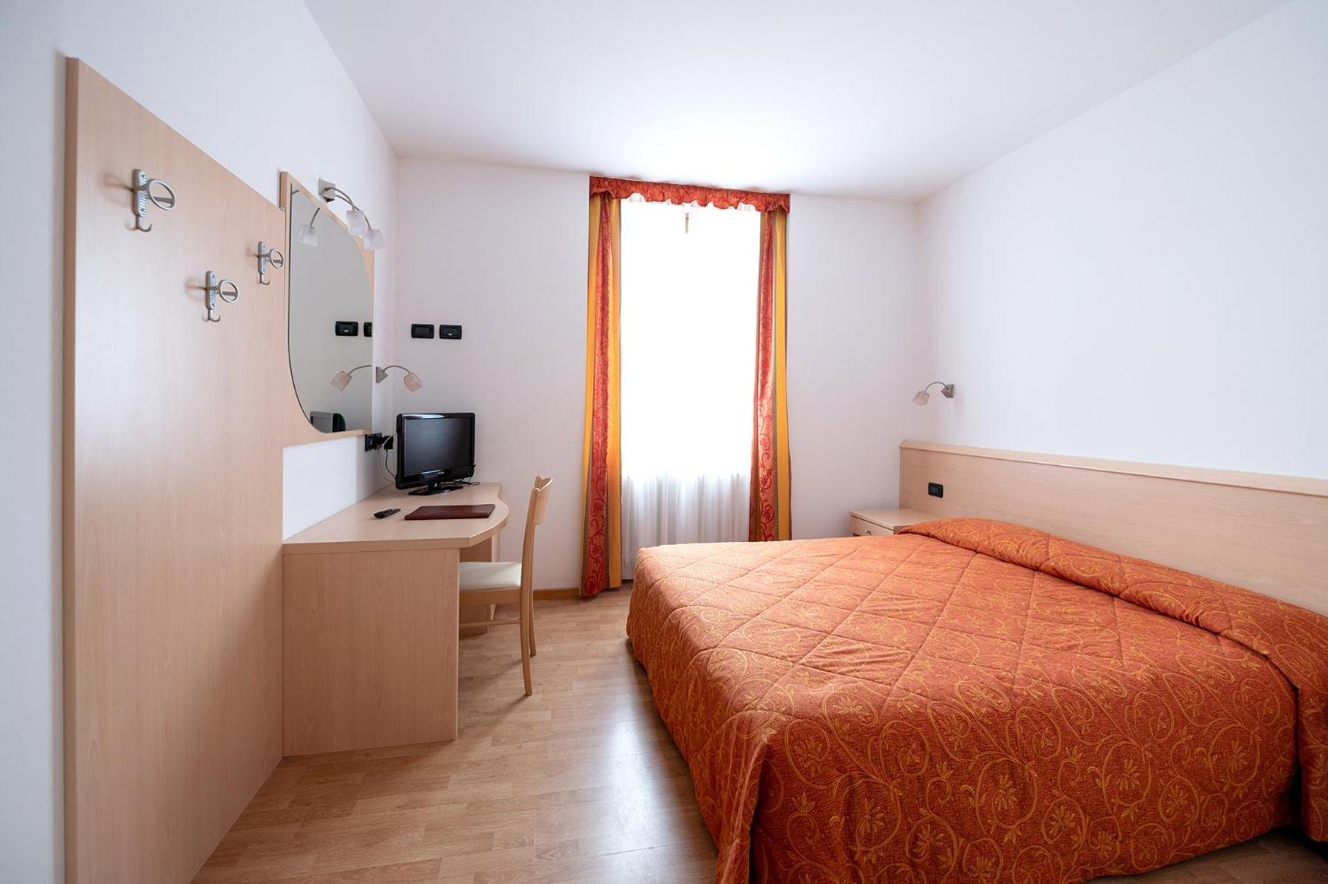 Hotel Posta Comano Terme Eksteriør billede