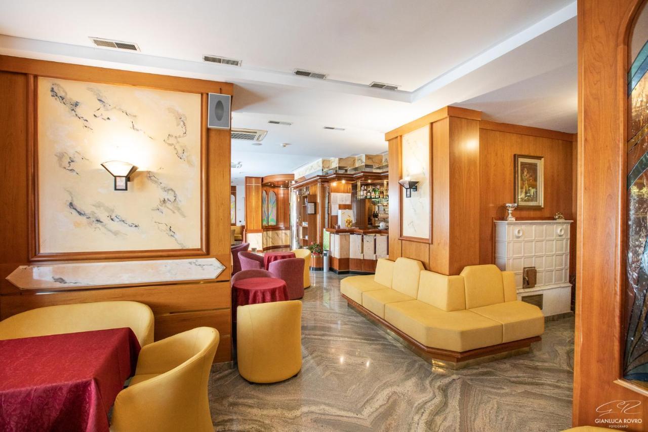 Hotel Posta Comano Terme Eksteriør billede